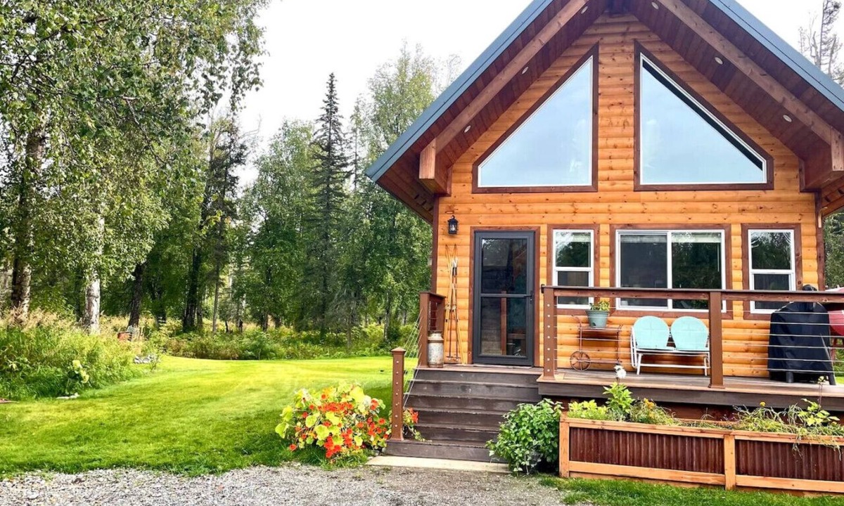 Fishhook Cabin | Cozy Mountain Hideaway Cabin