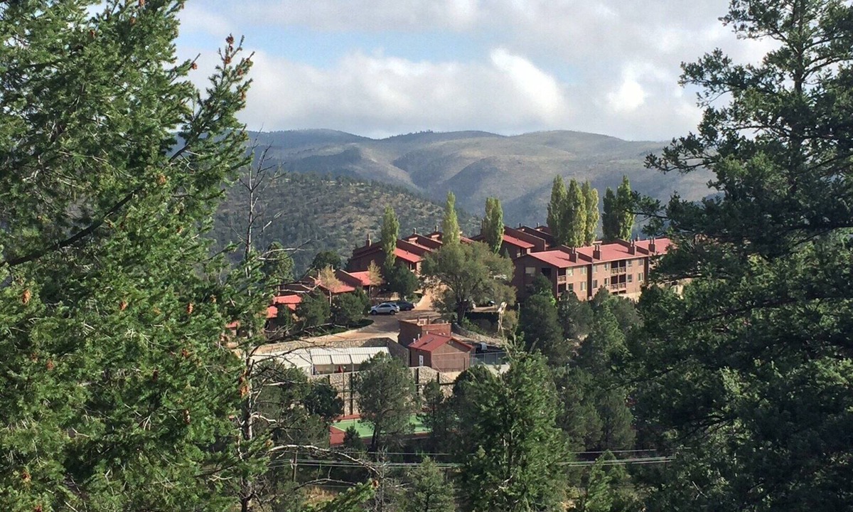 Ruidoso Condo | Cozy Mountain Hideaway – 2 Bedroom Condo at Crown Point