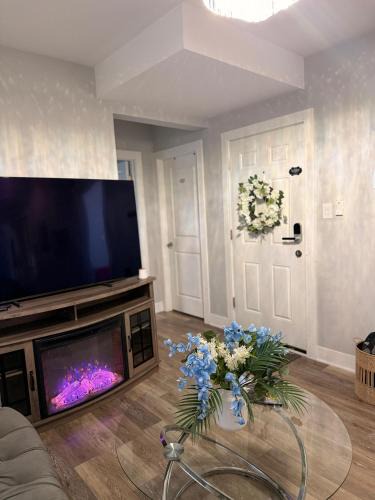 Essex Apartment | Cozy & Near Downtown & Hyde Park