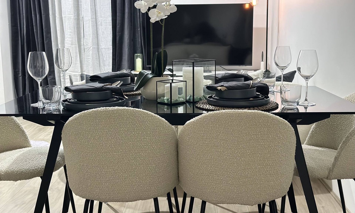 Crows Nest Apartment | Cozy nest in Crows Nestn