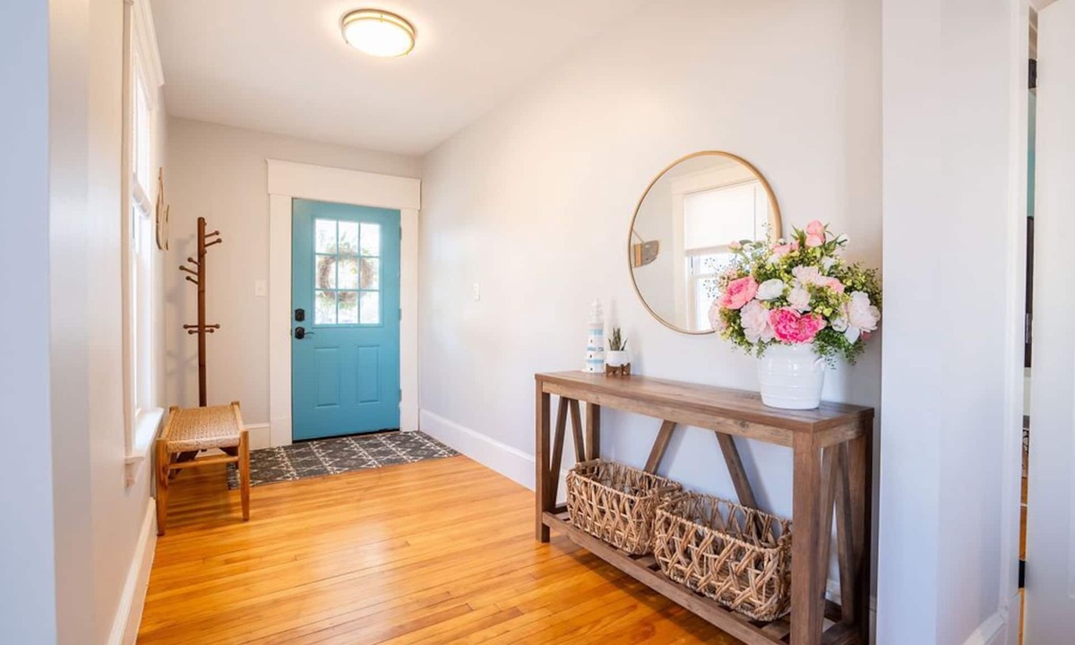 Oakdale Apartment | Cozy Newly Renovated 1st Floor Apt