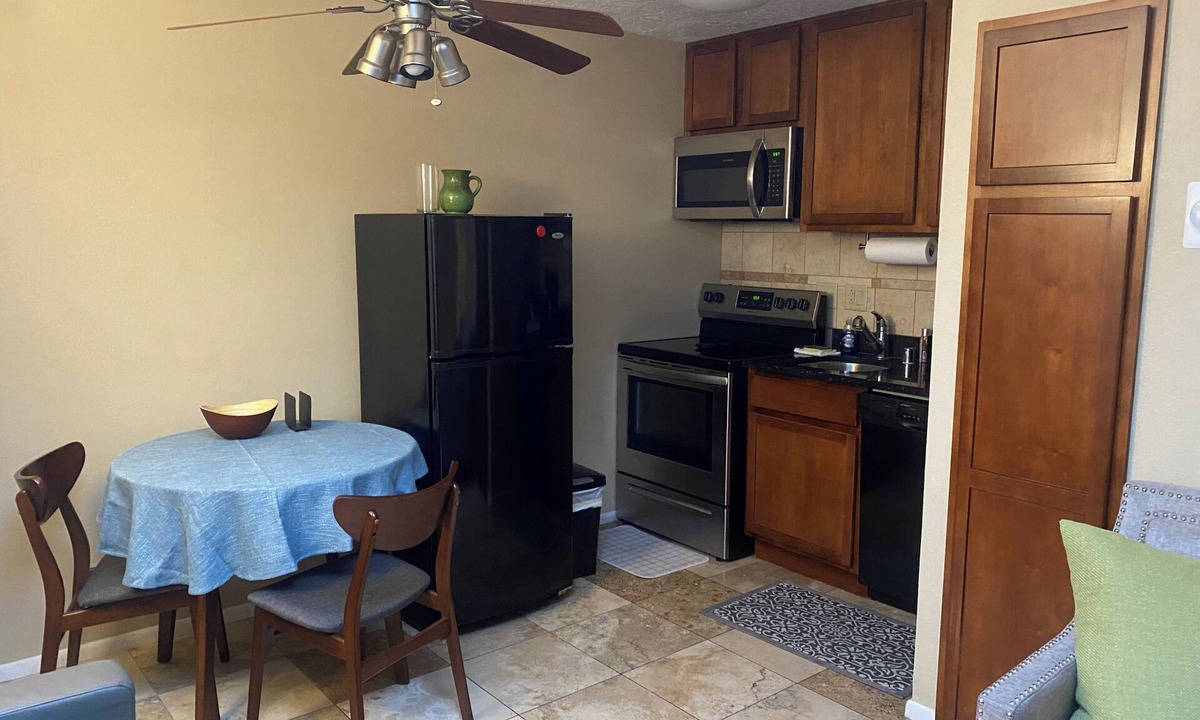 Nob Hill Condo | Cozy Nob Hill Condo close to UNM