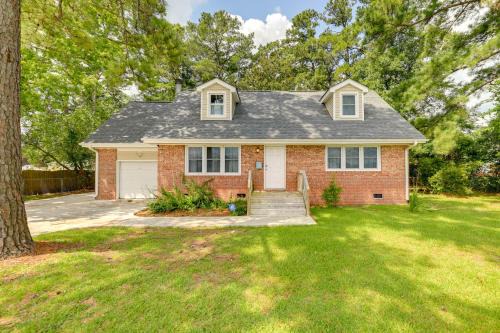 Pumpkin Center House | Cozy North Carolina Retreat Near Beaches & Golfing
