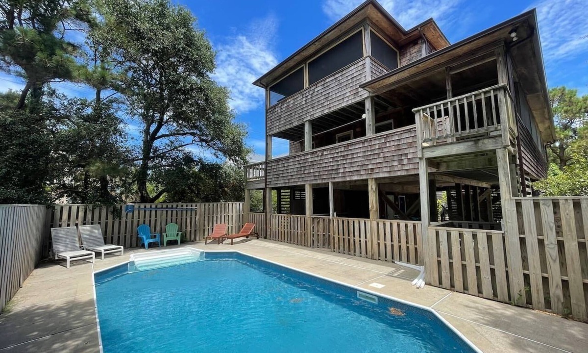 Duck Cottage | Cozy North Duck Cottage – HEATED POOL + Walk to Beach