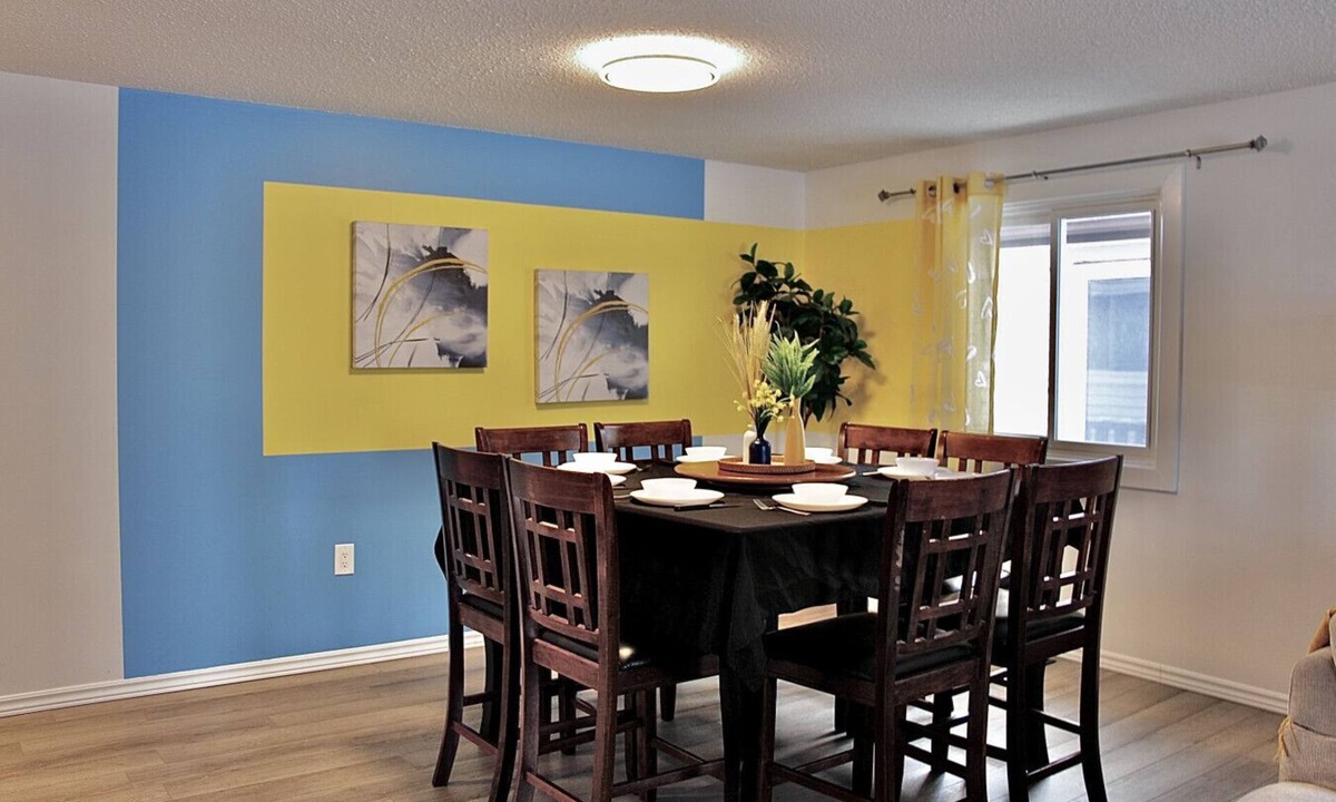 Barrie House | Cozy North End Barrie Home