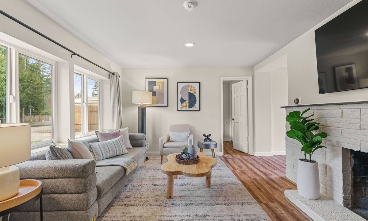 Olympic Hills House | Cozy North Seattle Rambler with Spacious Yard