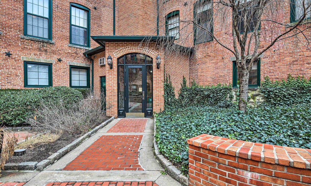 Norwalk Apartment | Cozy Norwalk Studio ~ 3 Mi to Beach!