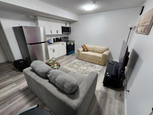 Regina Apartment | Cozy Oasis in the Greens