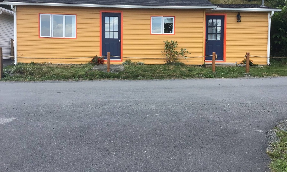 Harbour Main Cottage | Cozy Ocean View Cottage