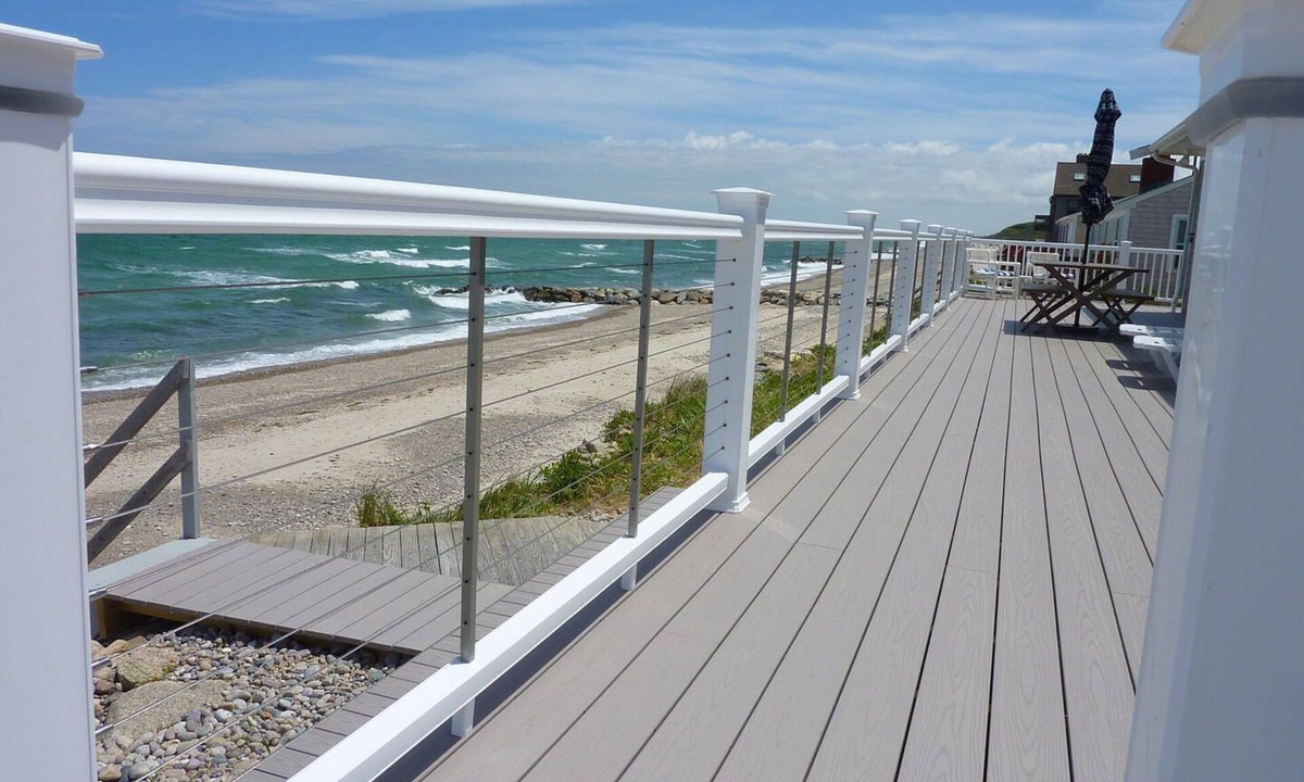 East Sandwich Cottage | Cozy Oceanfront Cottage with your own beach-no walking needed!