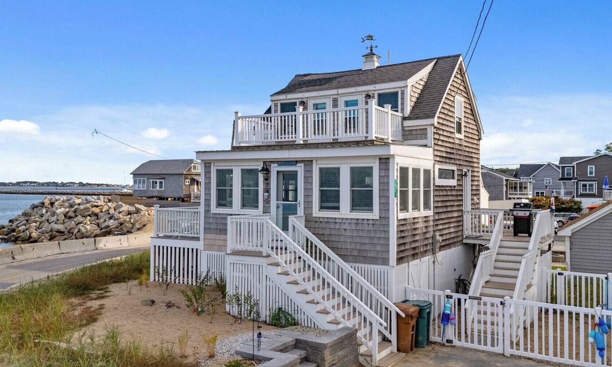 Camp Ellis Cottage | Cozy Oceanfront Mermaid Haven