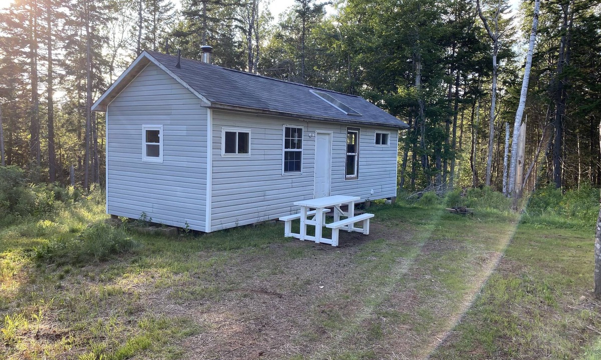 Amherst Cabin | Cozy off grid camp experience