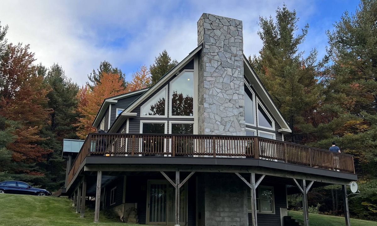 Ludlow Ski Chalet | Cozy Okemo/ Killington Ski Chalet