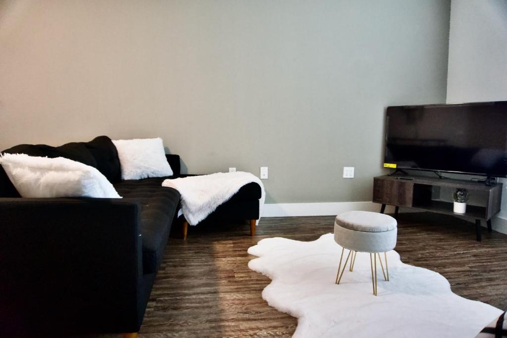 Legacy Park Apartment | Cozy one bedroom studio in the coveted legacy west