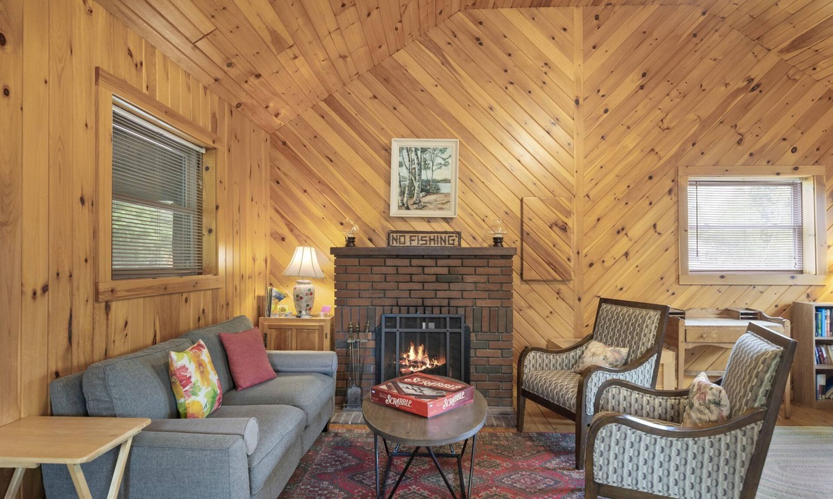Severance House | Cozy one-bedroom year-round house with Fireplace-Pet Friendly!