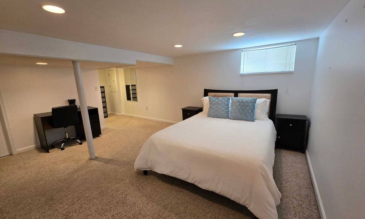 Pentagon City House | Cozy One Private Room and Bath in Pentagon City House