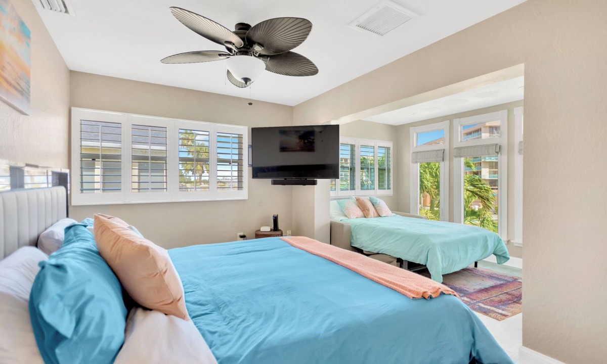Capri Isle Condo | Cozy Open Waterfront view 2-3 bedroom Condo
