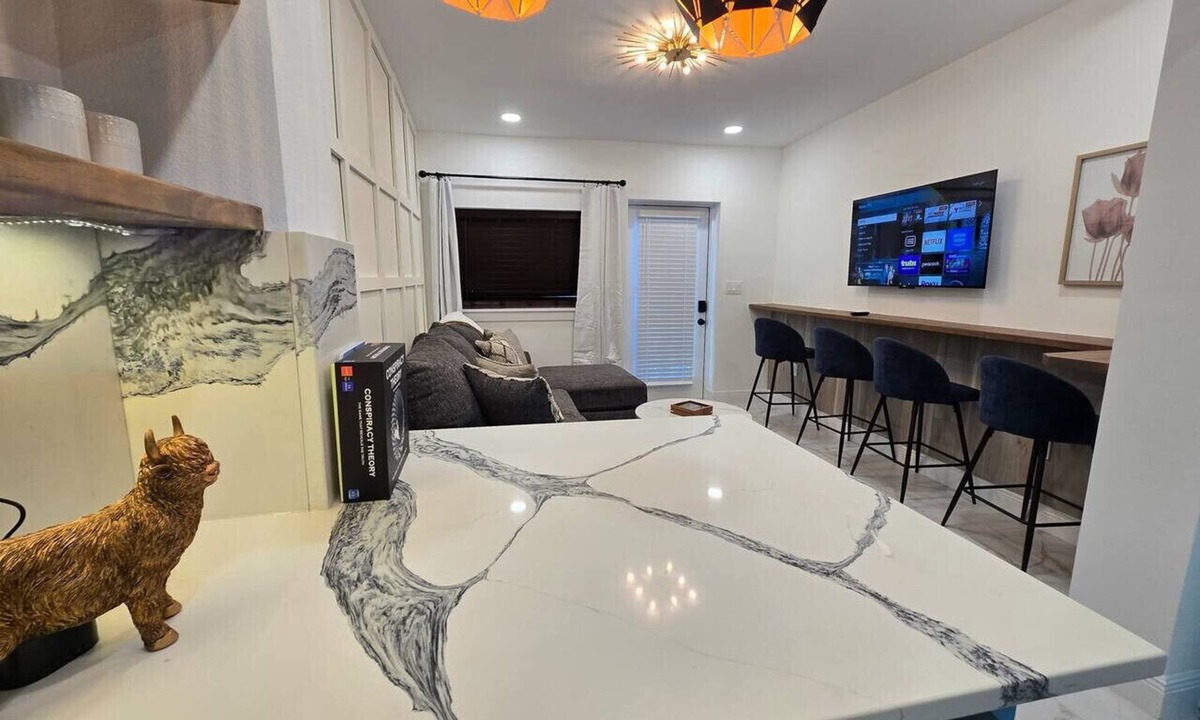 College Park House | Cozy Orlando home walk to Dubsdread Golf Course