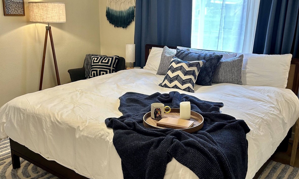 Mountain View House | Cozy, pet friendly Home, 3bd, 2ba in Bend