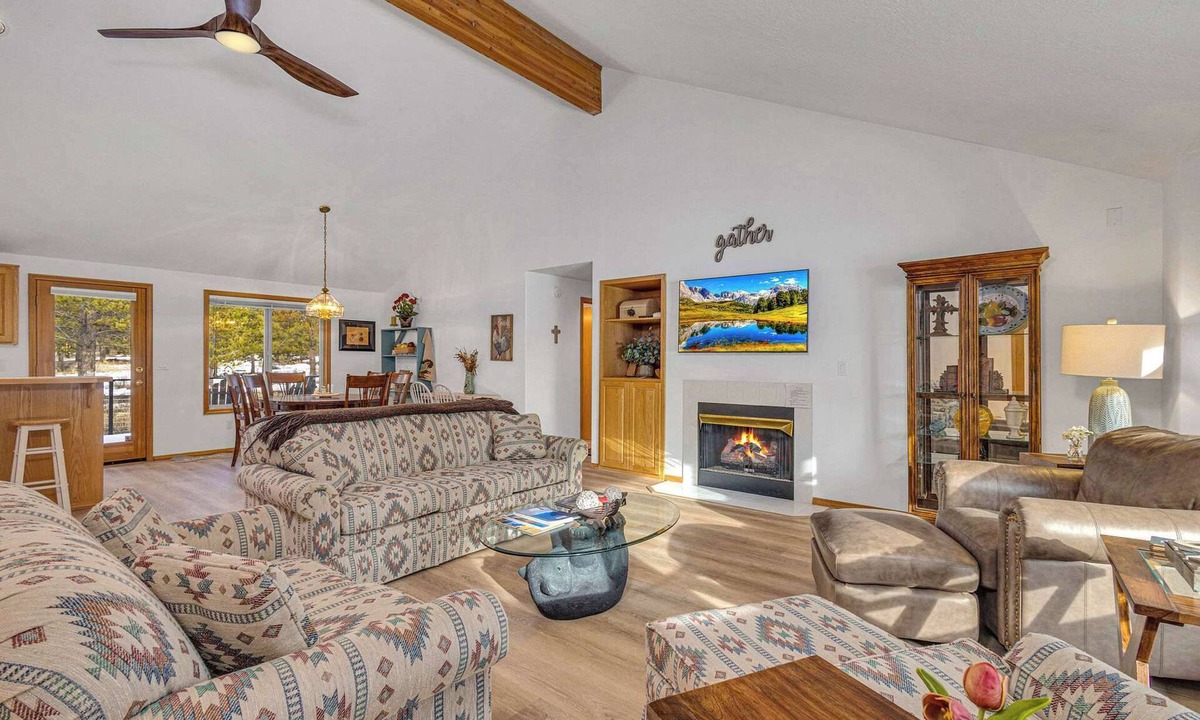 Sunriver House | Cozy, pets, AC HT, SHARC passes for 2026, 3b3b