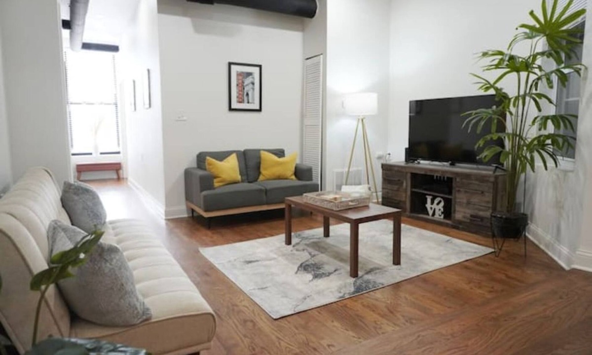 Pilsen Apartment | Cozy Pilsen Depa
