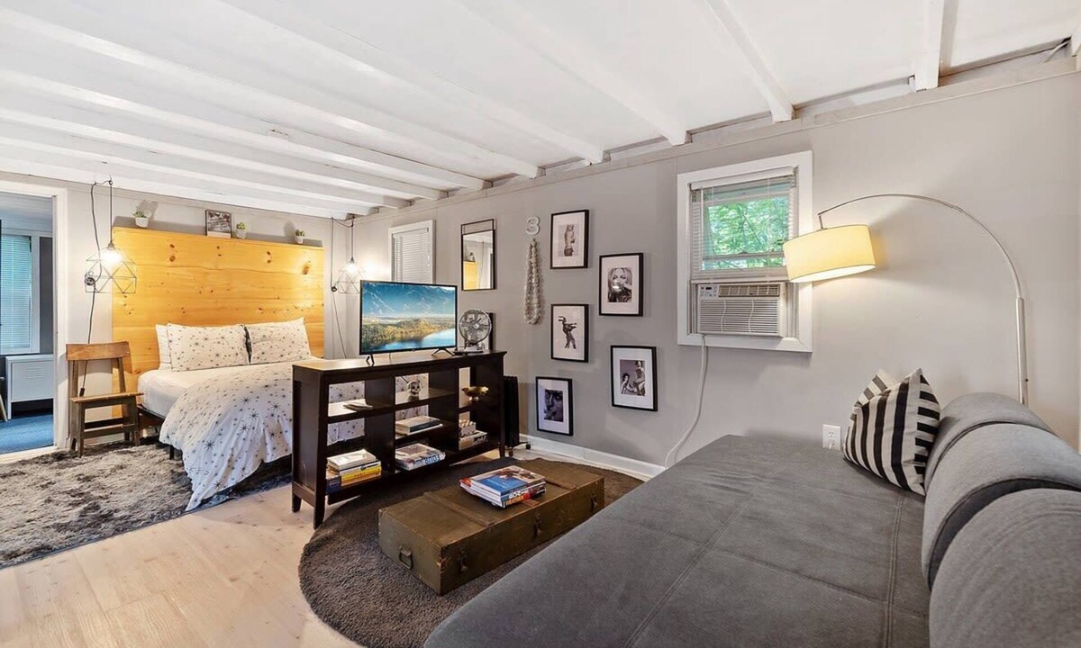 Pocono Pines House | Cozy Pocono Bungalow | Fireplace | Firepit