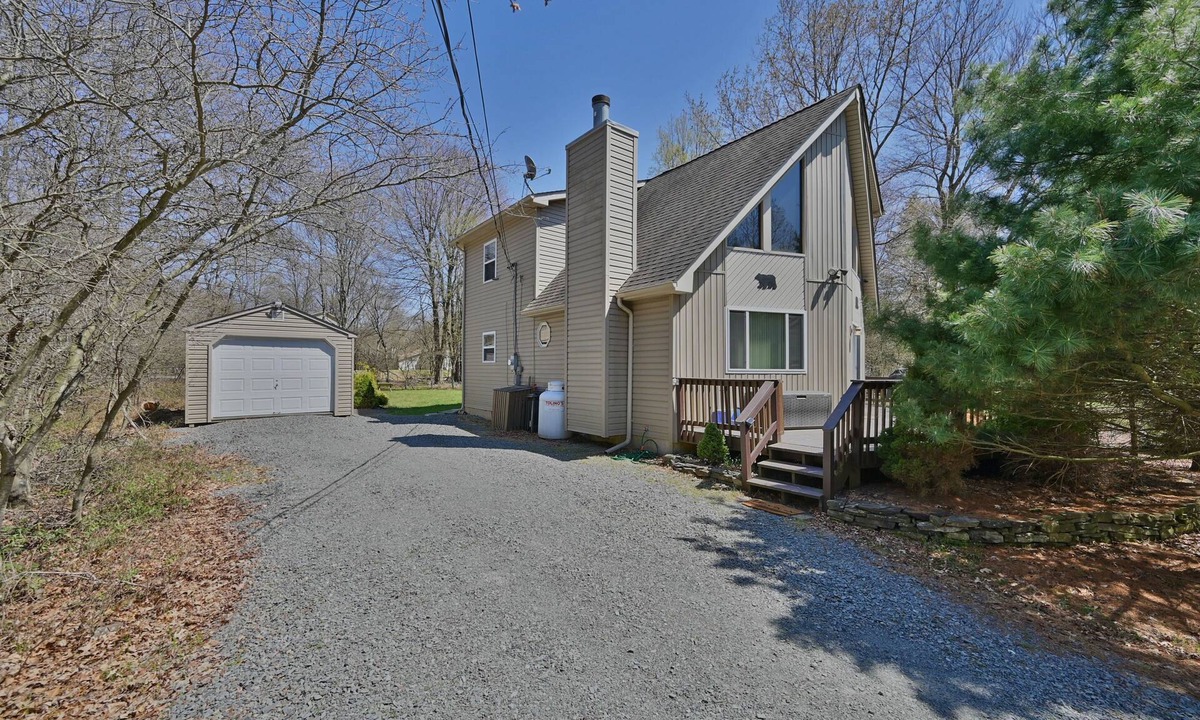 Albrightsville Ski Chalet | Cozy Pocono Chalet