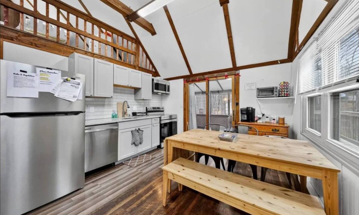 Thornhurst House | Cozy Pocono Chalet with hot tub