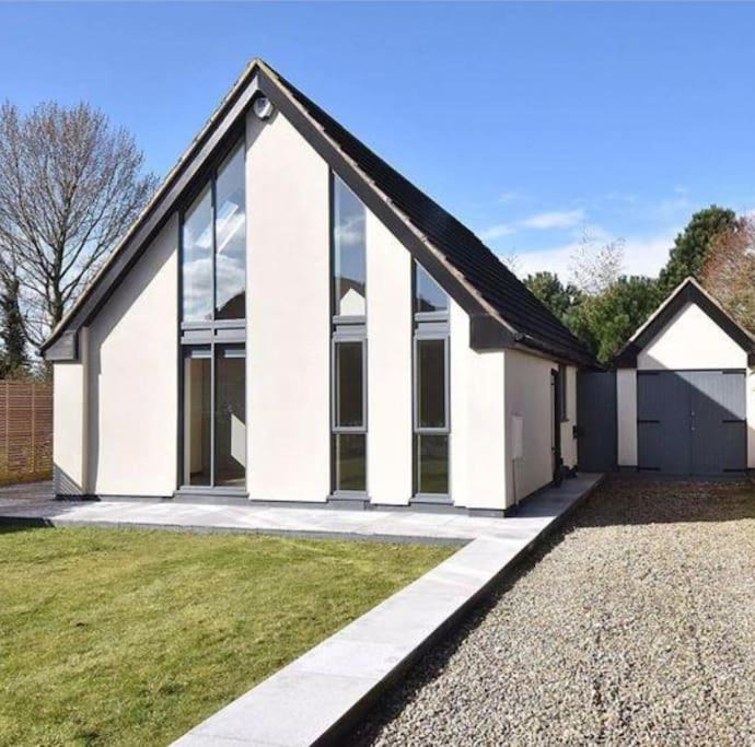 Tatton Park Apartment | Cozy private getway in leafy Cheshire