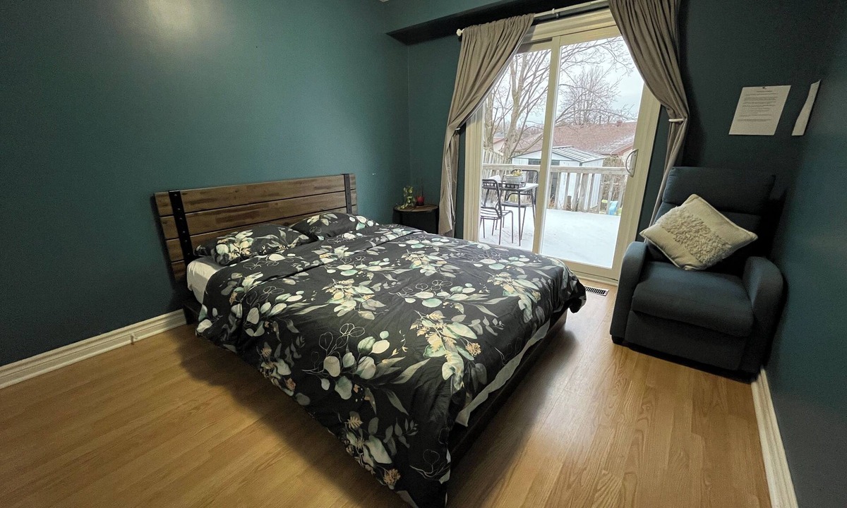 Durham Region House | Cozy Private Main Floor Suite w/Deck & Backyard