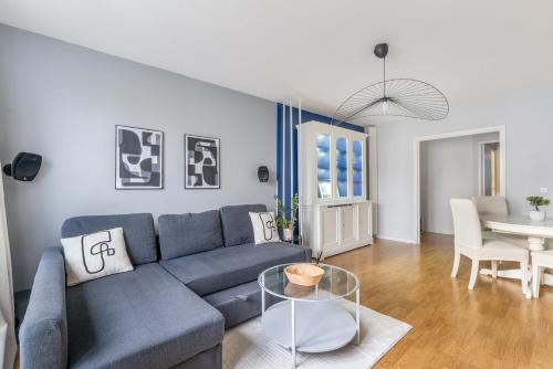 Asnieres-sur-Seine Apartment | Cozy, Private Parking and Office with Screen 74 m2