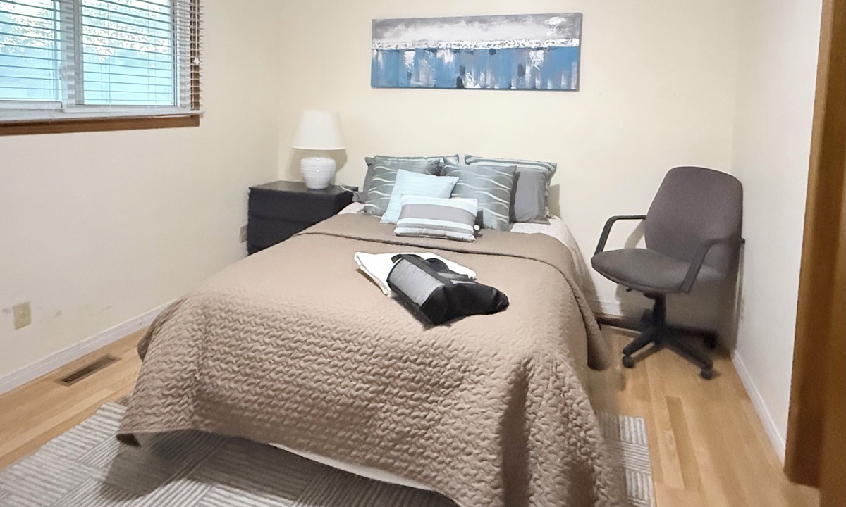 St. Catharines House | Cozy private room in St. Catharines near Brock and 4th Ave