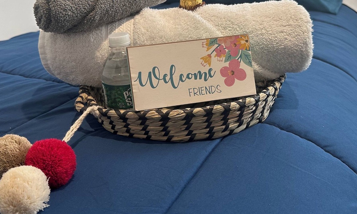 Englewood House | Cozy Private Room "A "WIFI