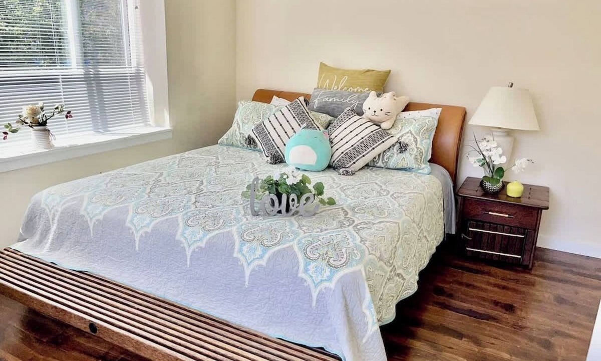 Haller Lake Apartment | Cozy Private Room in North Seattle