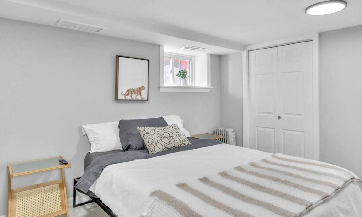 Constable Hook Apartment | Cozy Private Room in Shared Space NYC & Light Rail