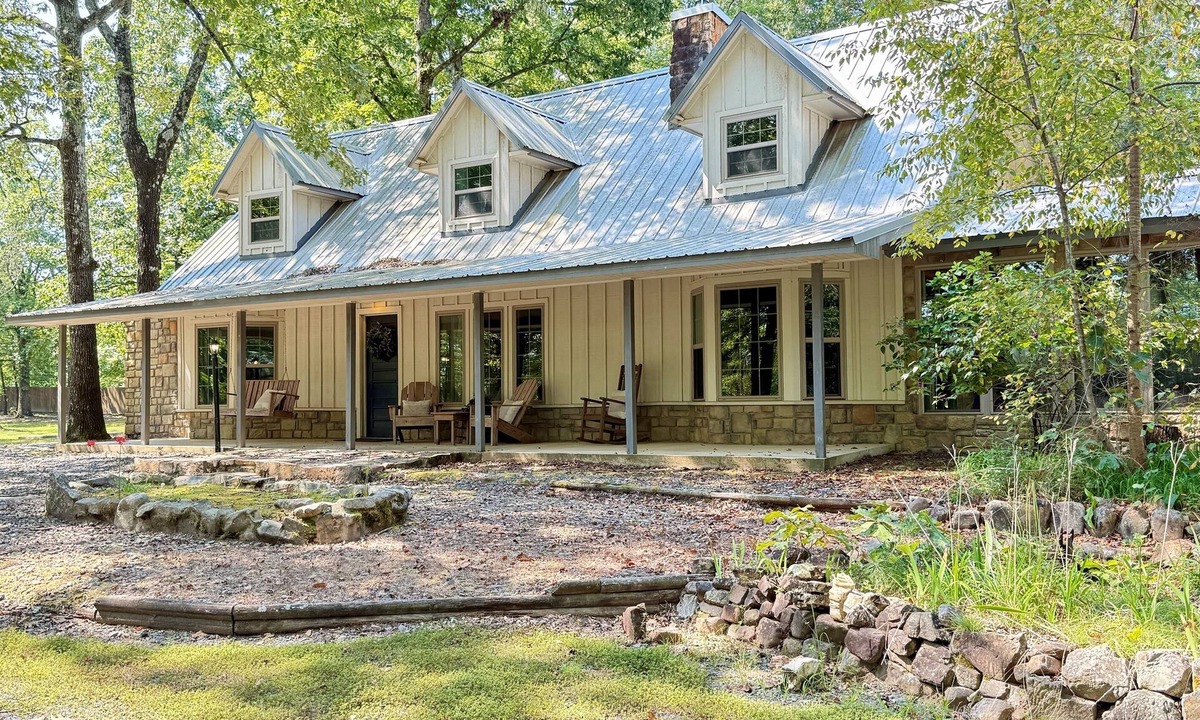 Smithville Other | Cozy & Private Smithville Retreat + Sunroom & Hot Tub