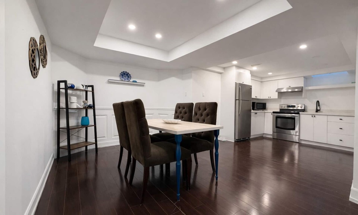 Aurora House | Cozy, Private & Spacious Basement In Aurora