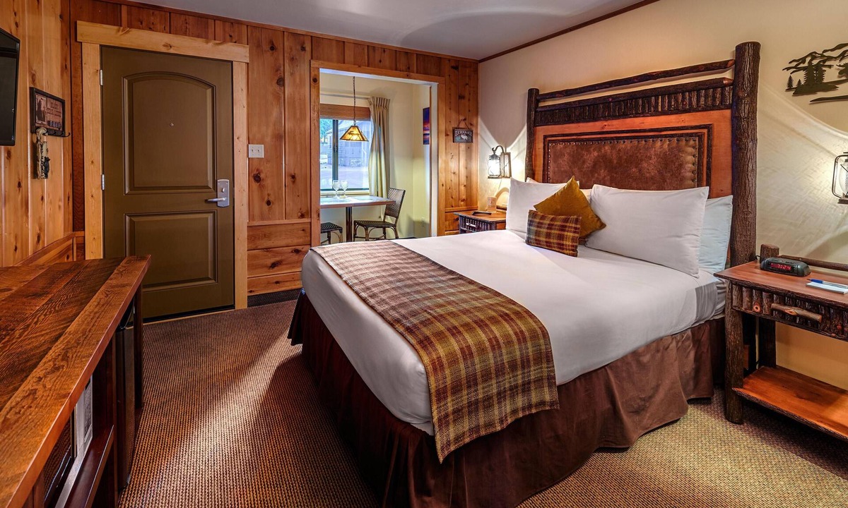 Tahoe Vista Cabin | Cozy Queen Studio Cabin with bath