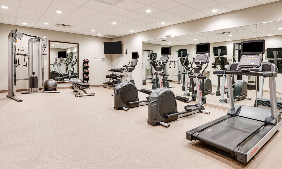 Bricktown Apartment | Cozy Queen Studio | Pool Access + Free Breakfast