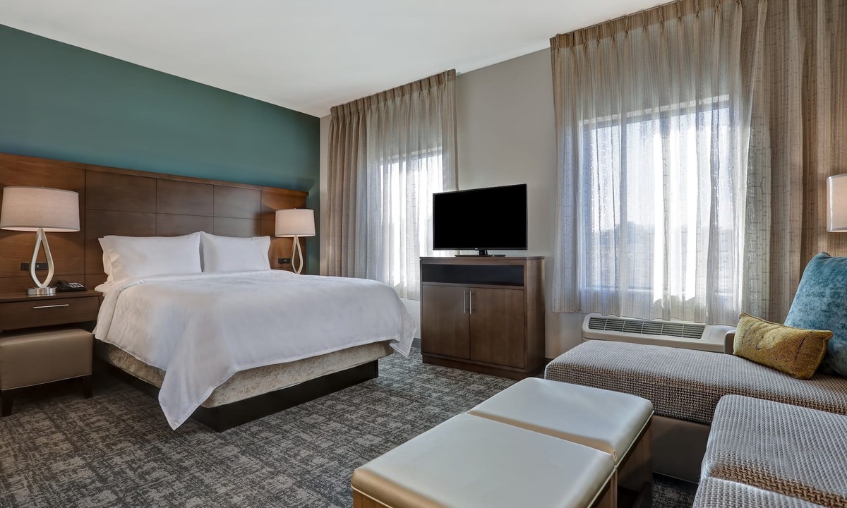 Overland Park Apartment | Cozy Queen Studio w/Full Kitchen, Overland Park