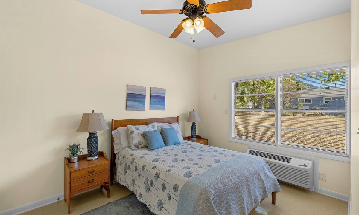 College Station House | Cozy Quiet 2-bedroom Home. Quick access to Rellis, Legends Events, Kyle Field.
