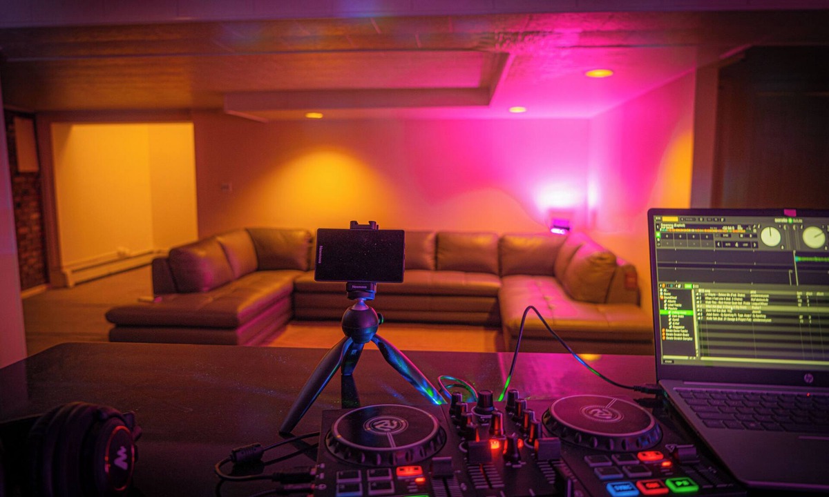 Hicksville House | Cozy Quiet Comfort Private Pool