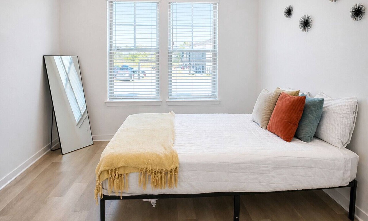 Sherman Apartment | Cozy & Quiet Home w/Pool, Gym, W/D WorkerFriendly