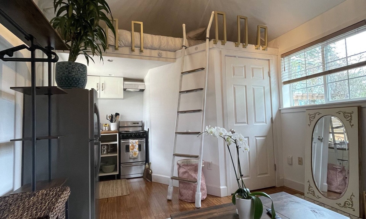 Sellwood-Moreland Apartment | Cozy, quiet & private loft studio