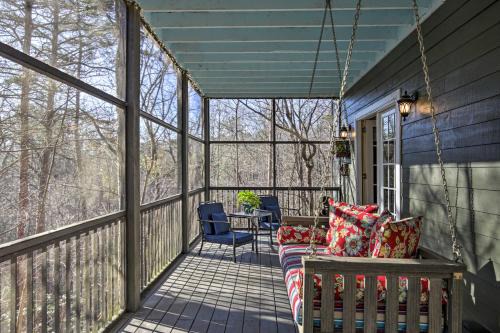 Blue Ridge Apartment | Cozy & Quiet Studio w/Porch, Near Scenic Railway!