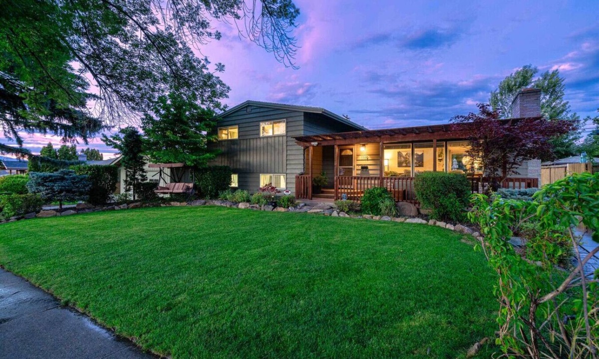 Wenatchee House | Cozy & Quiet with Saddlerock Views