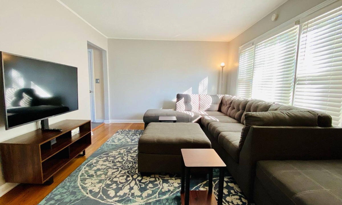Merriam House | Cozy Ranch Close to everything
