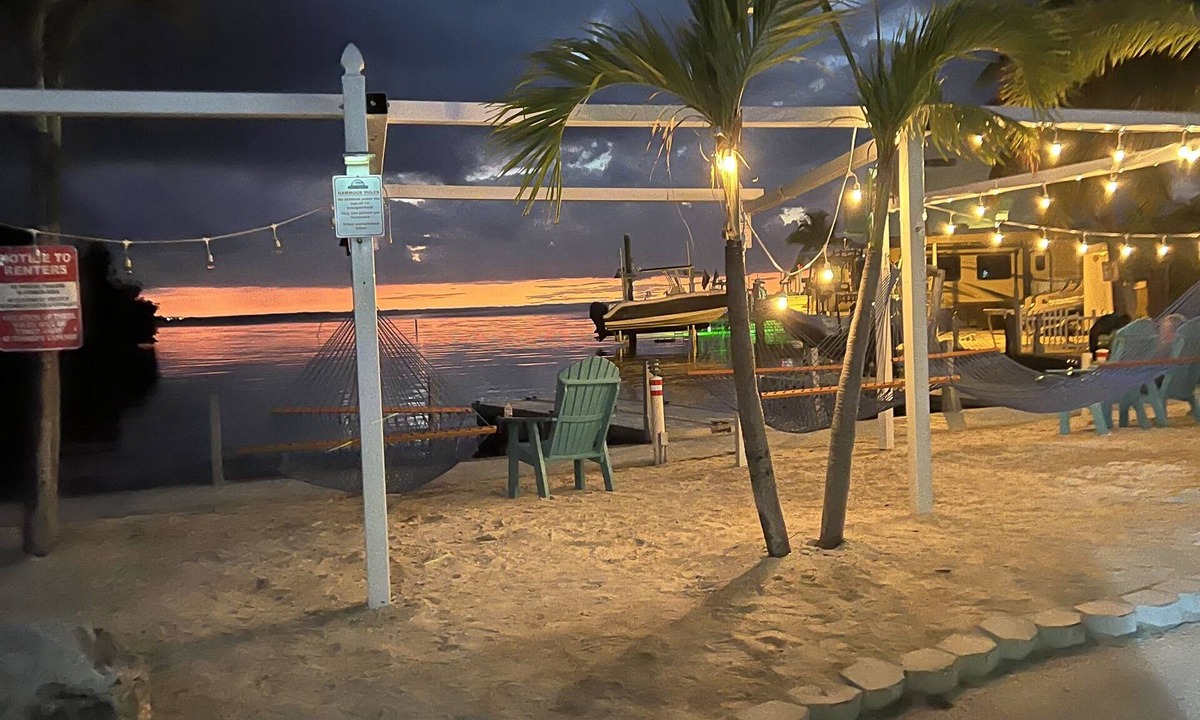 Key Largo Village House | Cozy & Relax place.