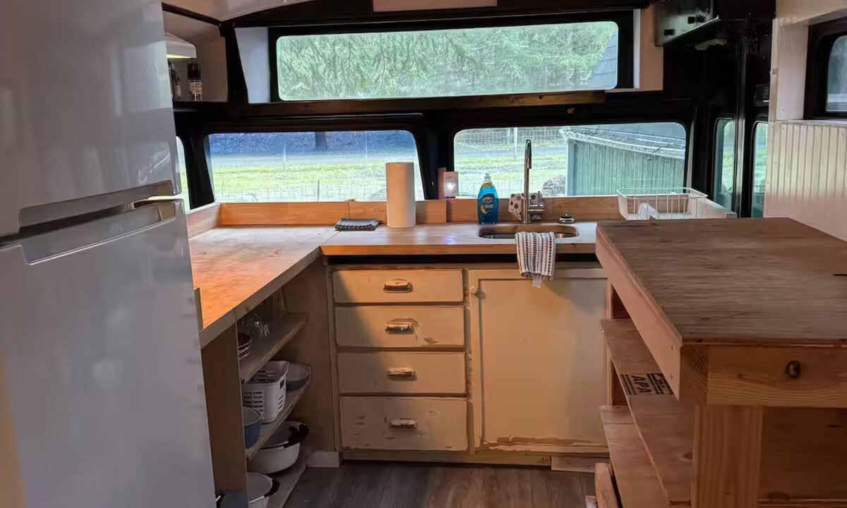 Vashon Island House | Cozy Renovated Bus