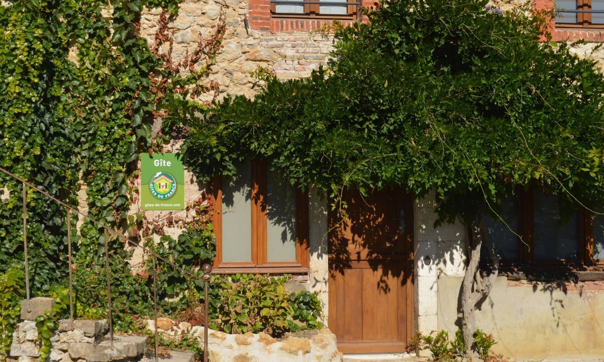 Le Menoux Cottage | Cozy Renovated Forge with Sauna, Shared Pool & Nearby Attractions